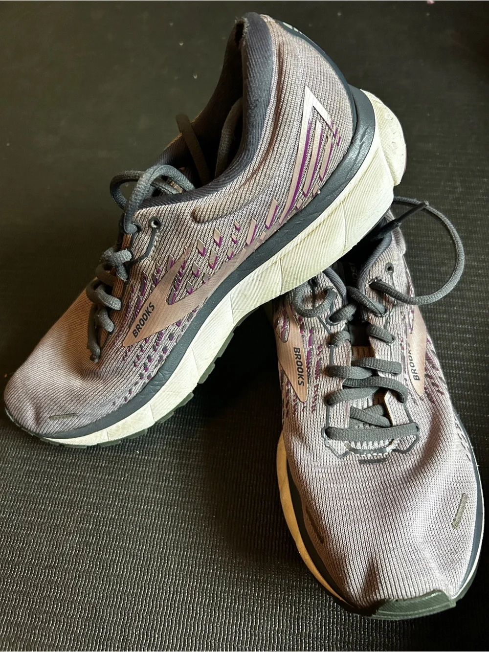 Brooks Ghost 13 Women’s 8.5 Running Shoes Gray Purple Athletic